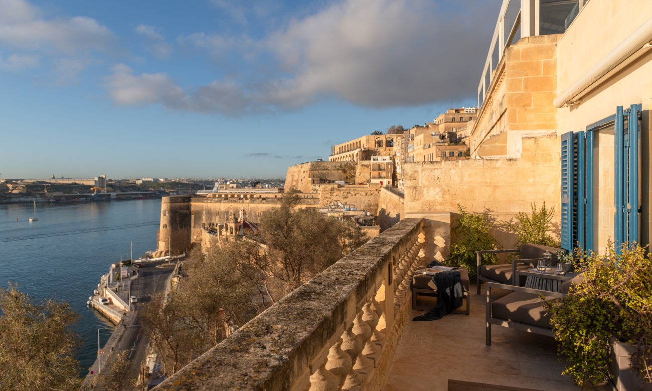 The Presidential Harbour View Residence with Plunge Pool
