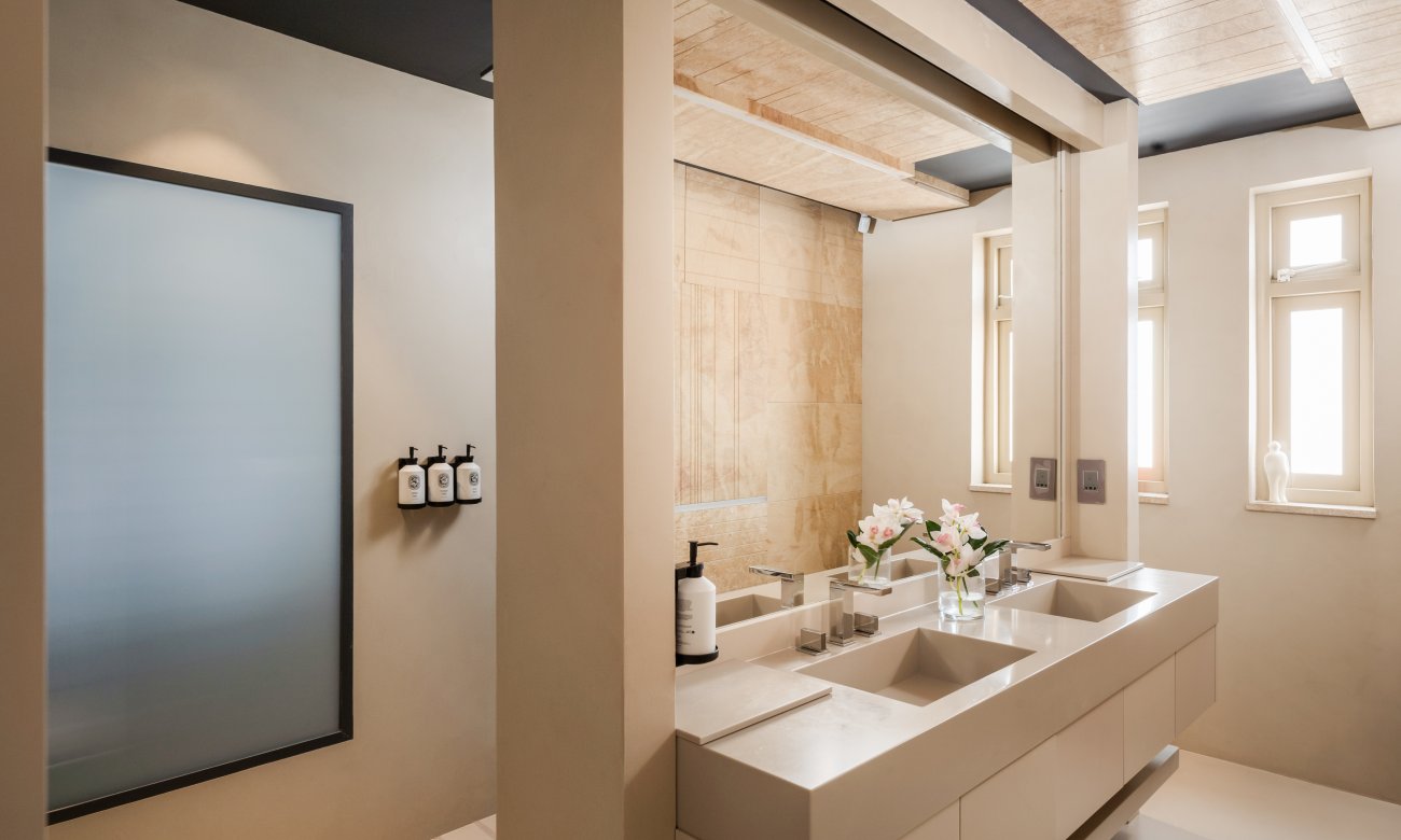 The Presidential Harbour View Residence with Plunge Pool