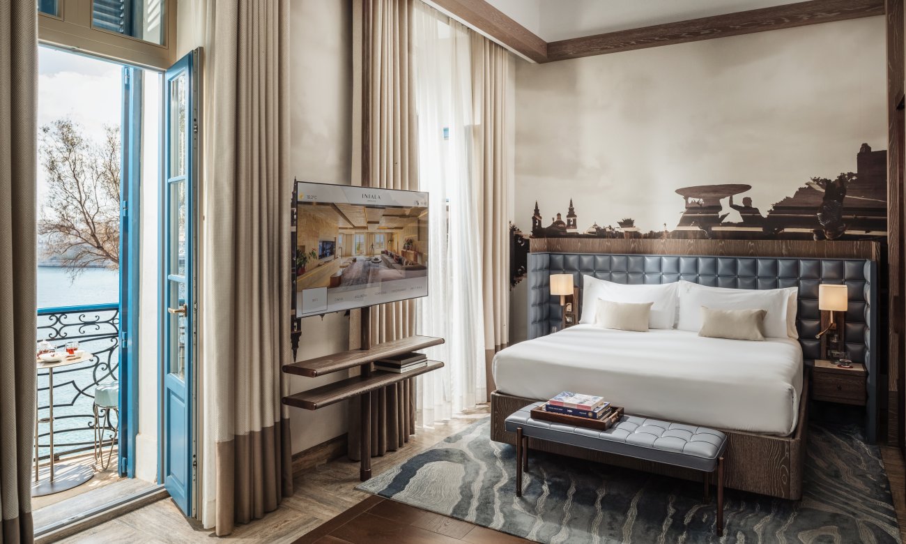 Superior Grand Harbour View Suites