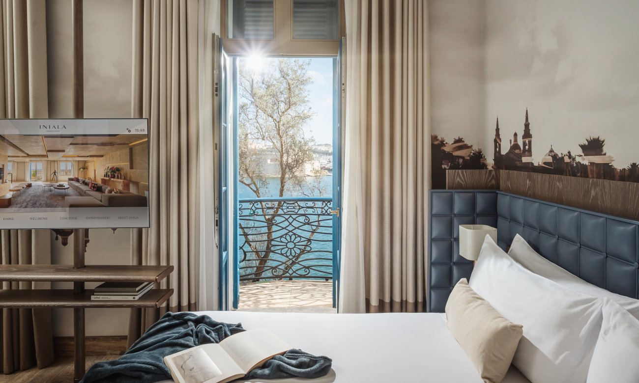 Superior Grand Harbour View Suites