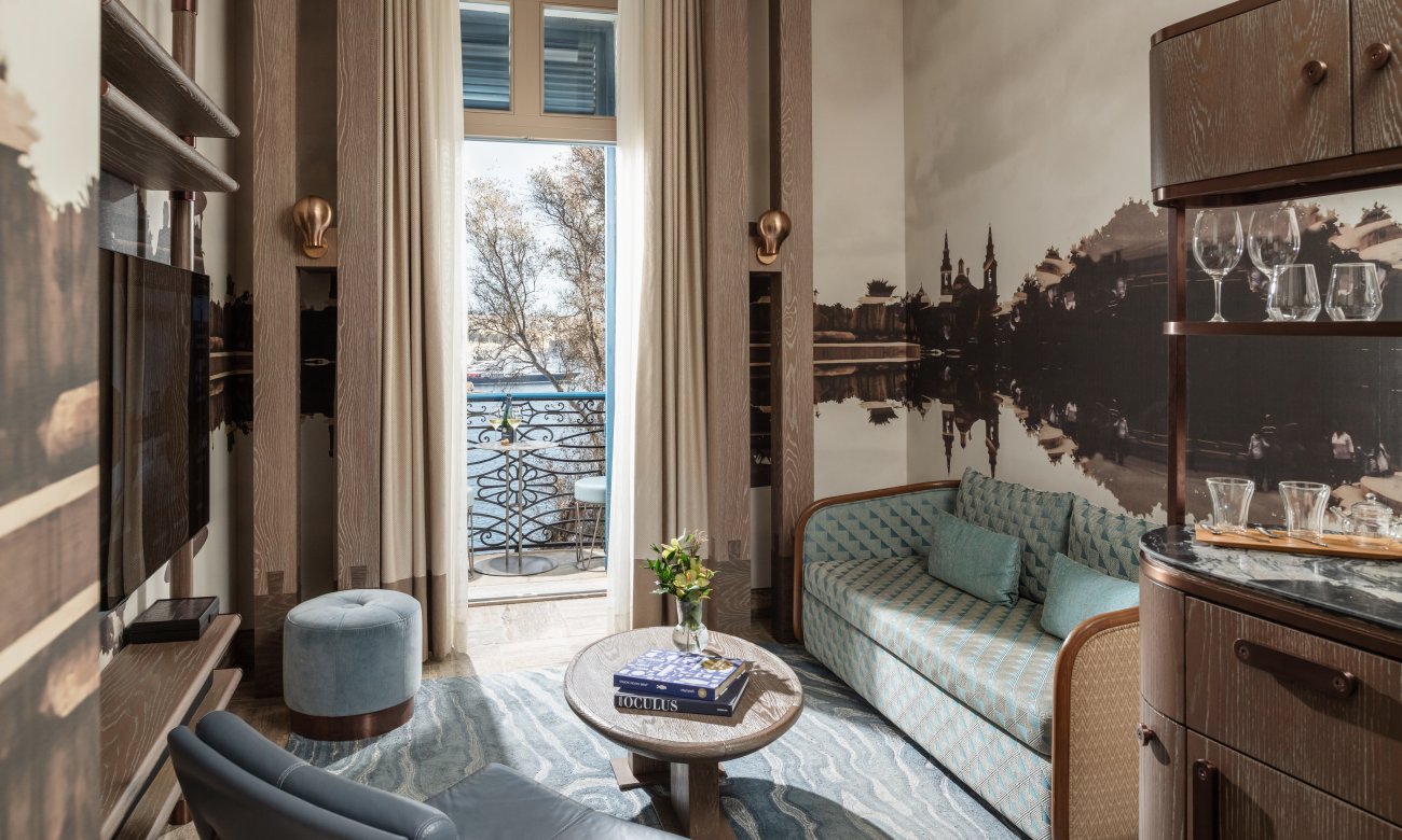 Grand Harbour View Suite