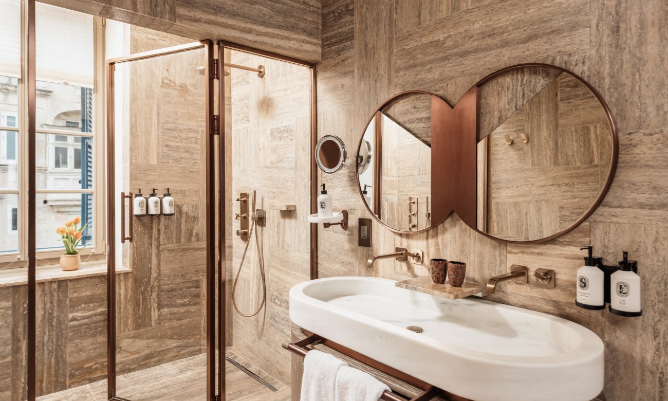 Grand Harbour View Suite