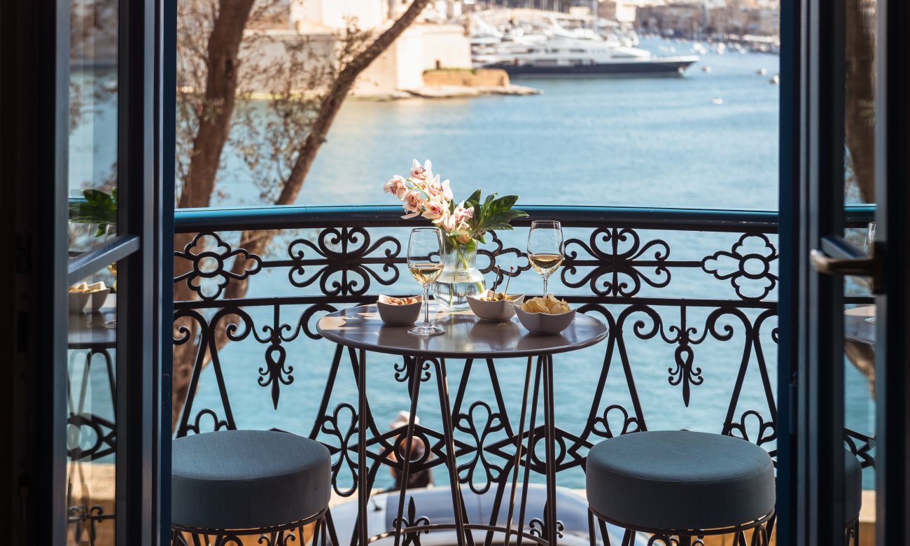Superior Grand Harbour View Suites