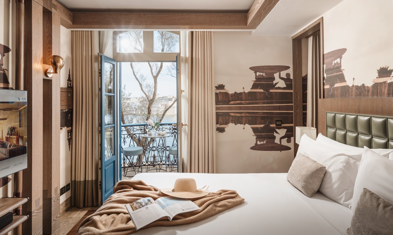 Superior Grand Harbour View Suites