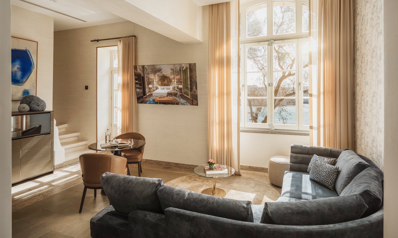 Pied-à-Terre Grand Residence