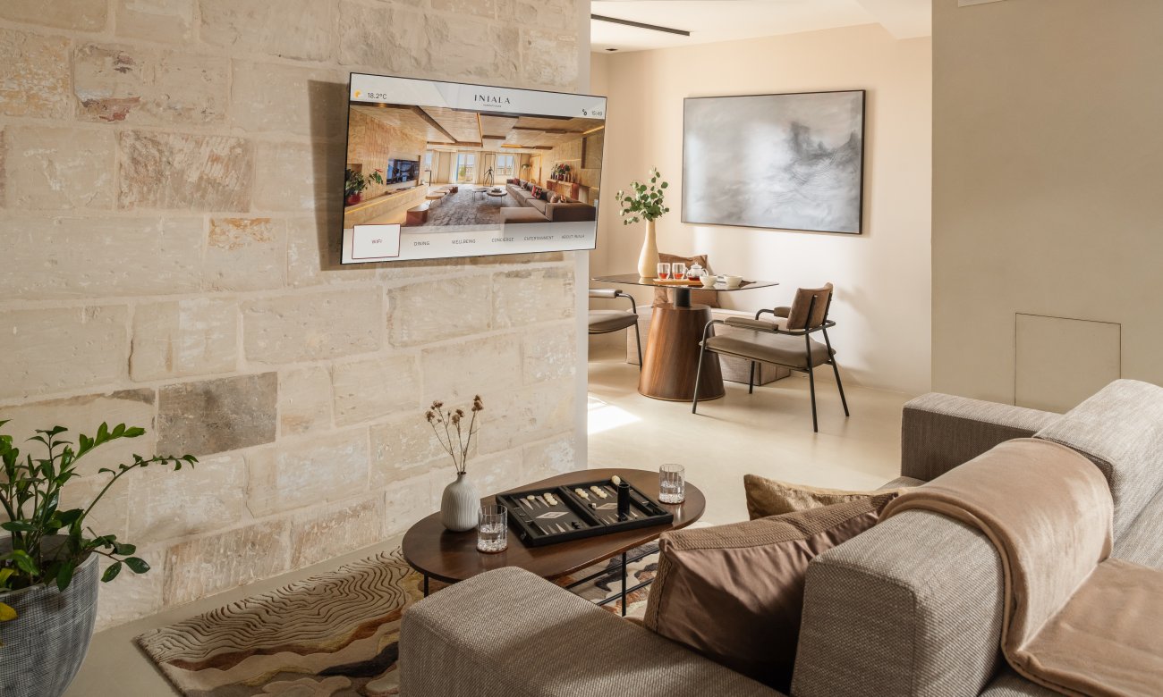 Vitalis Pool Suite