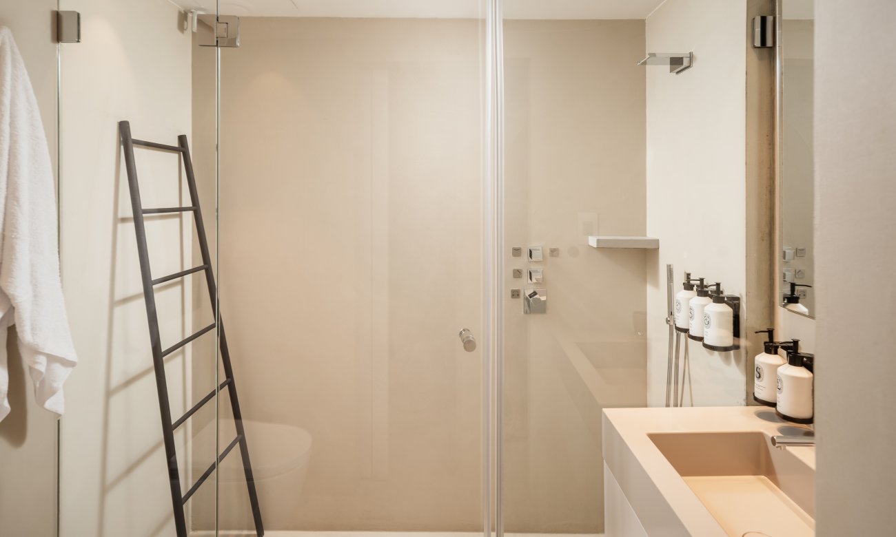 Vitalis Pool Suite